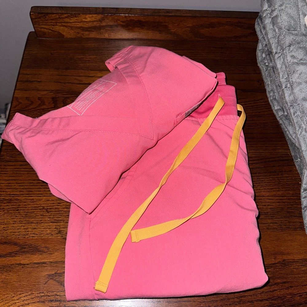 FIGS NEON PINK